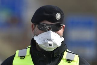 Petice proti povinnému očkování profesních skupin má skoro 14.000 podpisů